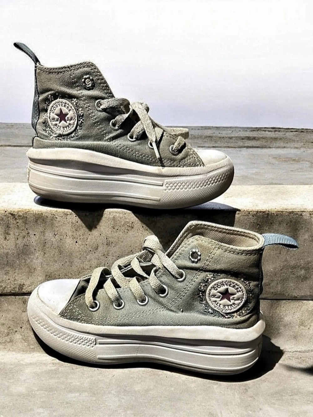 Converse Chuck Taylor All Star Move Platform Floral Embroidery Sneakers in Green